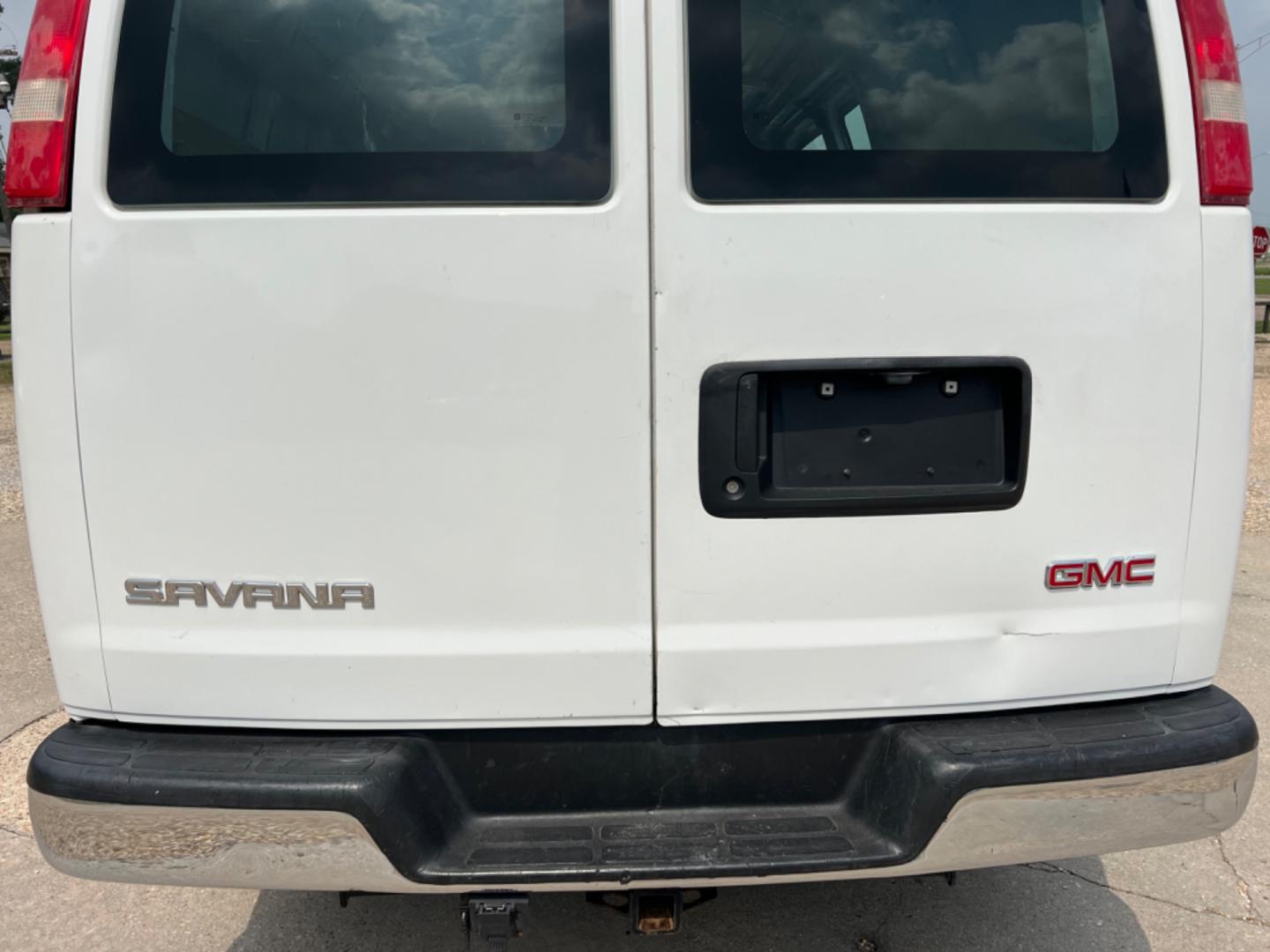 2017 White /Grey GMC Savana (1GTW7AFF2H1) with an 4.8 V8 engine, Automatic transmission, located at 4520 Airline Hwy, Baton Rouge, LA, 70805, (225) 357-1497, 30.509325, -91.145432 - 2017 GMC Savana Cargo Van 4.8 V8 Gas, 166K Miles, Power Windows & Locks , Cold A/C, Tow Pkg. No Accidents But Small Dent In Door. FOR INFO PLEASE CONTACT JEFF AT 225 357-1497 CHECK OUT OUR A+ RATING WITH THE BETTER BUSINESS BUREAU WE HAVE BEEN A FAMILY OWNED AND OPERATED BUSINESS AT THE SAME LOCAT - Photo#6